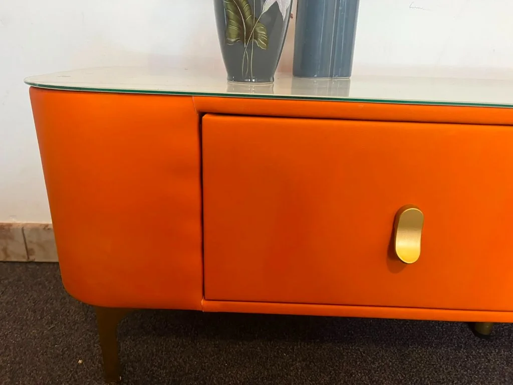 Orange TV unit in good condition - Good condition - Fitzroy North, Melbourne - Additional photo 2 | Zirkly