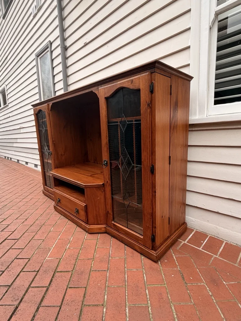 Antique Cabinet - Good condition - Essendon, Melbourne - Additional photo 2 | Zirkly
