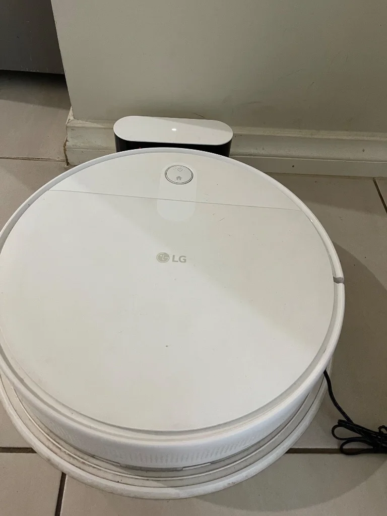 Robotic vacuum and mop - New condition - Tarneit, Melbourne - Additional photo 2 | Zirkly