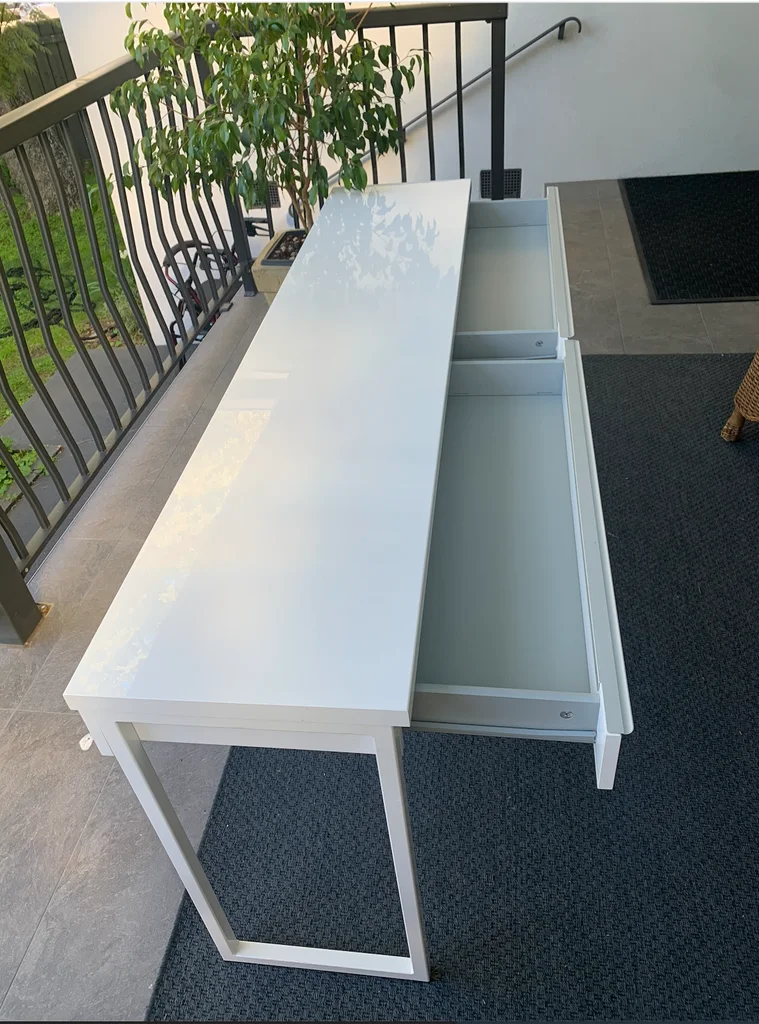 Elegant Long & Narrow Glossy White Desk - Mint condition - Chadstone, Melbourne - Additional photo 3 | Zirkly