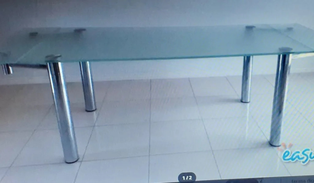 Glass top dining table - Good condition - Donvale, Melbourne | Zirkly
