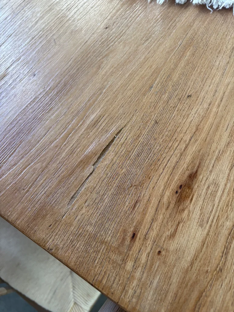 Dining table - Good condition - Niddrie, Melbourne - Additional photo 2 | Zirkly