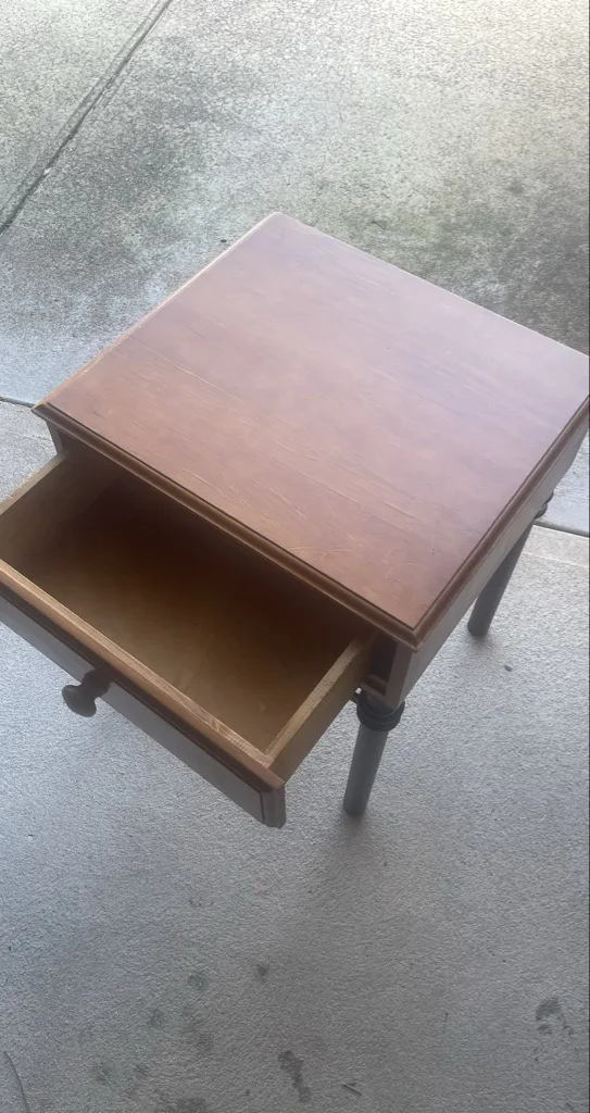 Wooden Bedside/End Table with Drawer and - Good condition - Glen Huntly, Melbourne - Additional photo 2 | Zirkly