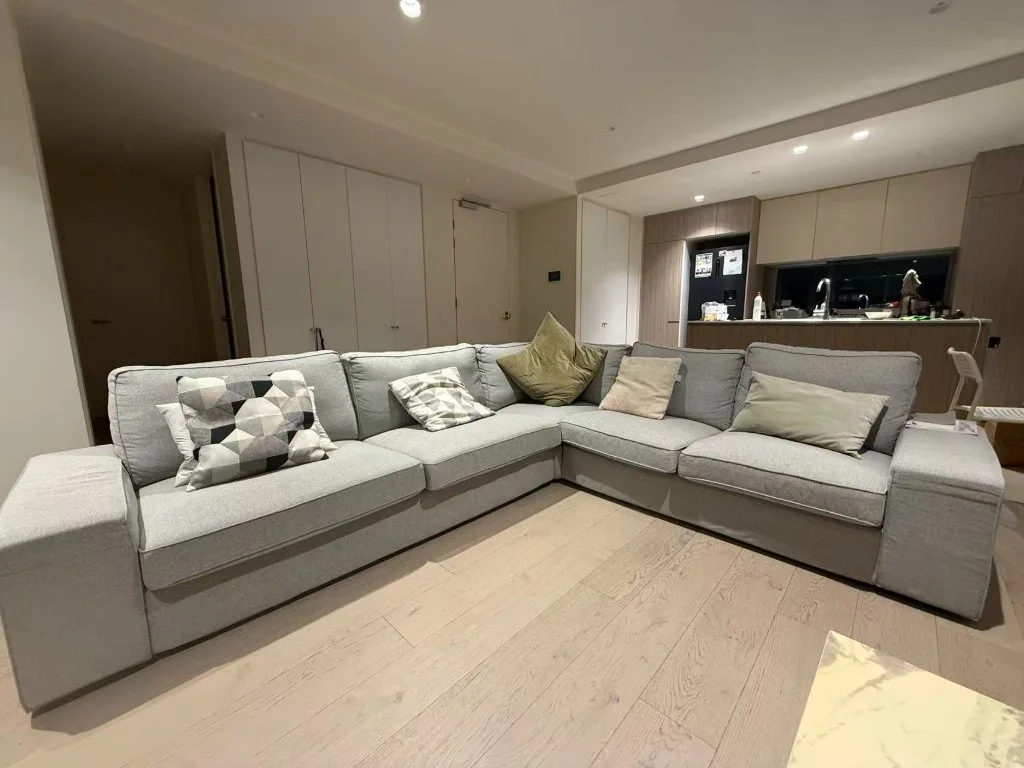 Grey fabric L-shaped sectional sofa - Mint condition - Armadale, Melbourne - Additional photo 2 | Zirkly