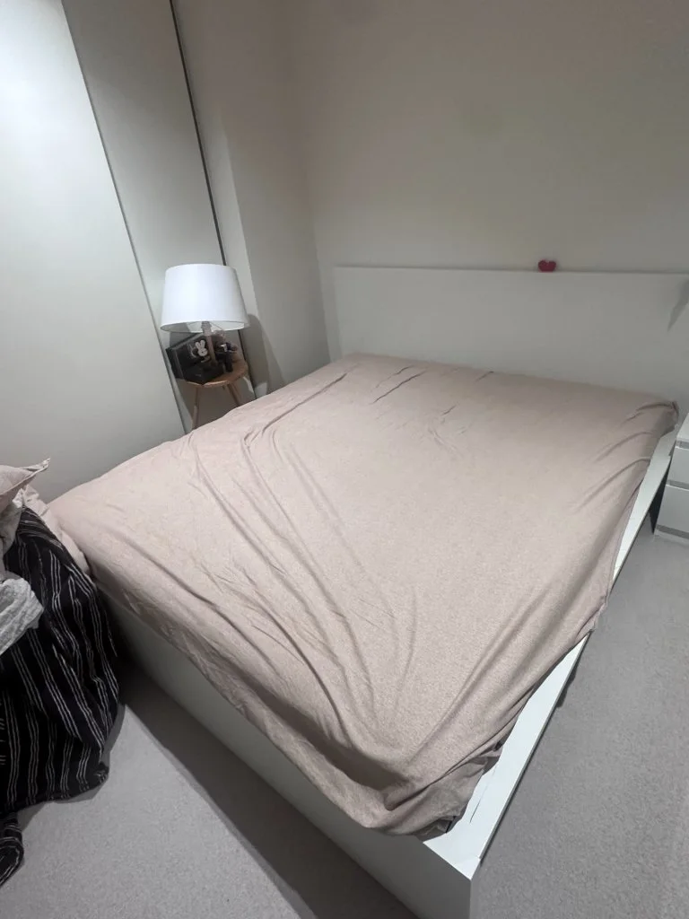 White King size bed frame with headboard - Mint condition - Armadale, Melbourne - Additional photo 2 | Zirkly