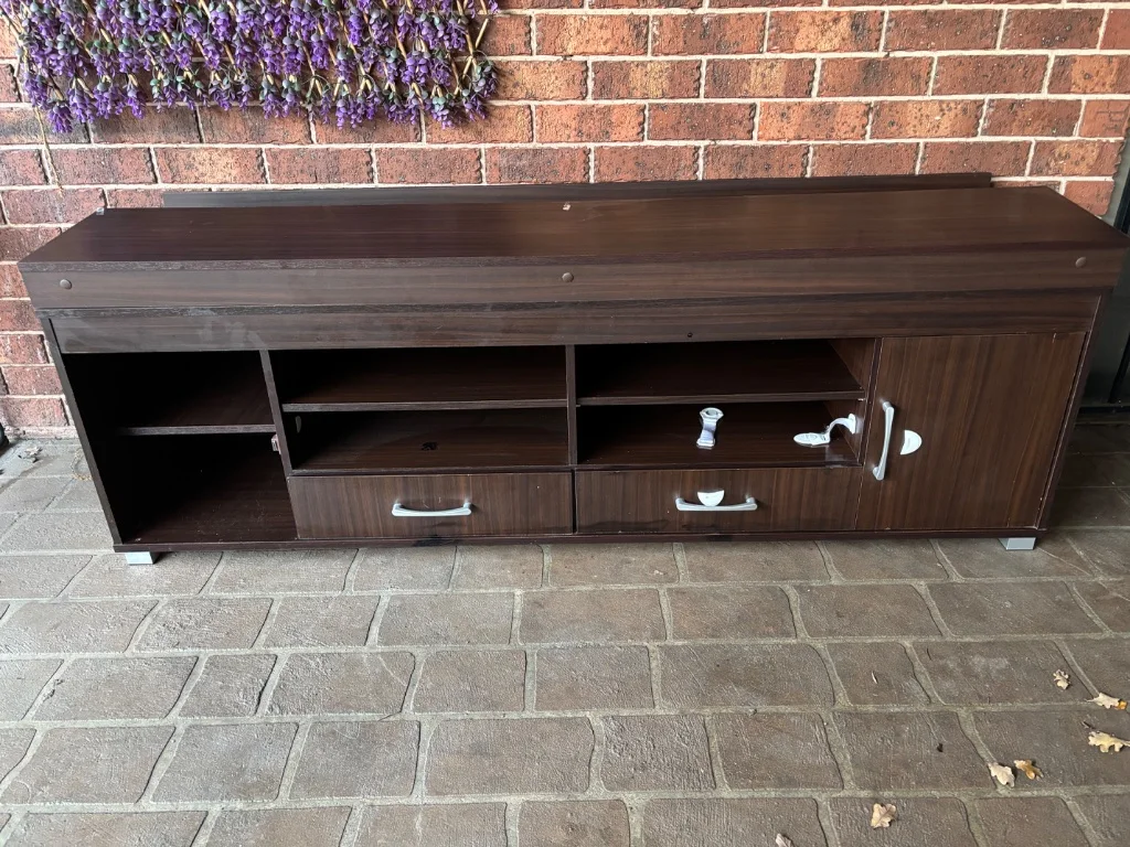 TV cabinet - Good condition - Craigieburn, Melbourne - Additional photo 3 | Zirkly