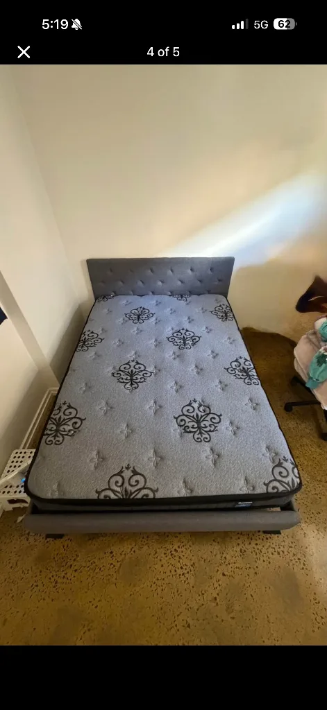 Double mattress and bed frame - Mint condition - St Kilda, Melbourne - Additional photo 2 | Zirkly