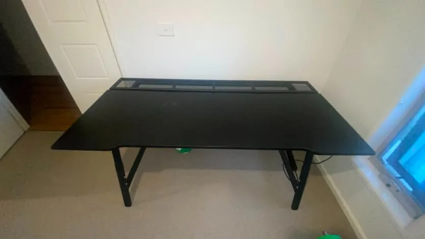 minimalist black gaming/computer desk - Mint condition - Point Cook, Melbourne - Additional photo 3 | Zirkly
