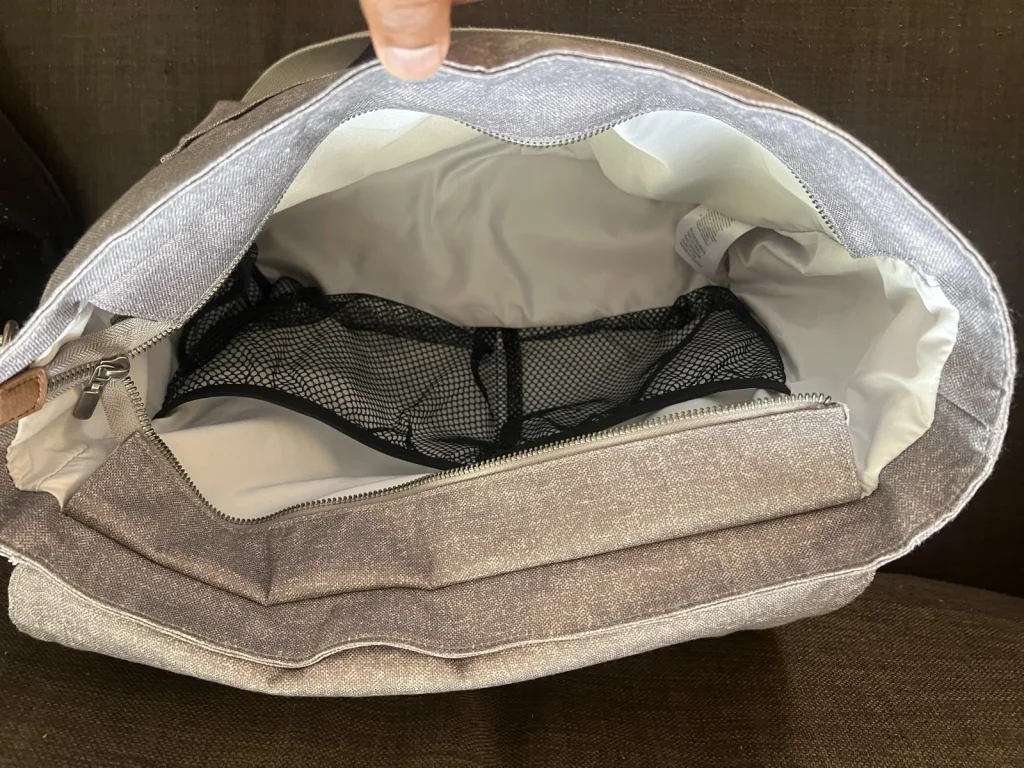 Maxi Cosi Modern Nappy Bag - Nomad Grey - Good condition - Mount Waverley, Melbourne - Additional photo 3 | Zirkly