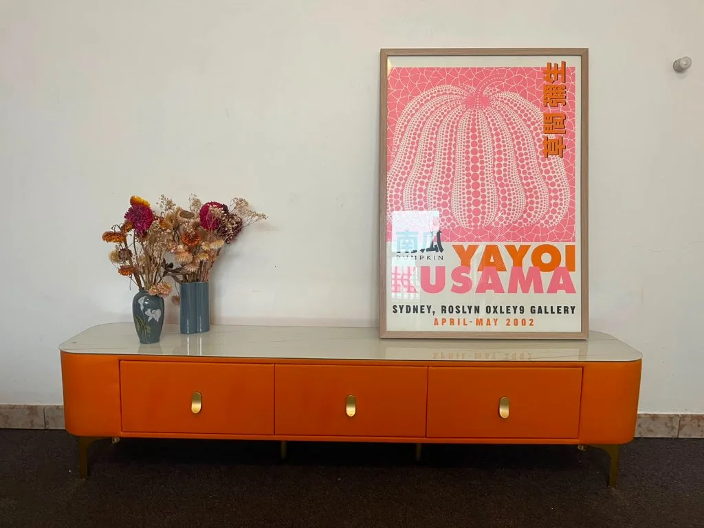 Orange TV unit in good condition - Good condition - Fitzroy North, Melbourne | Zirkly