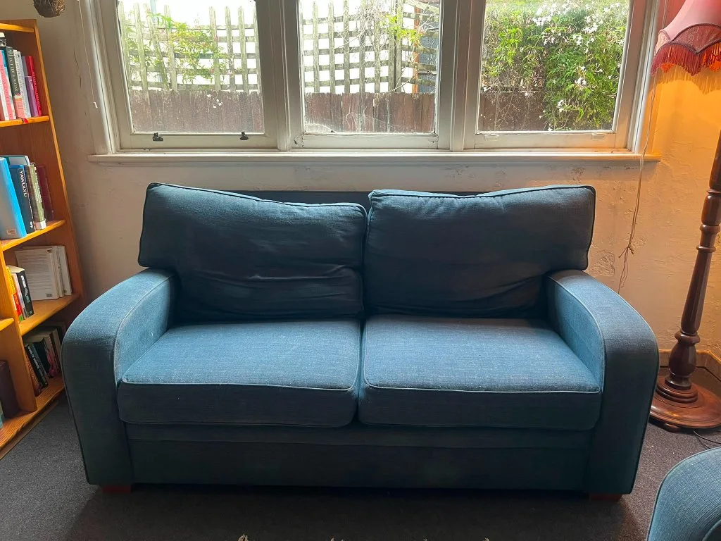 Matching dark blue couches - Worn condition - Fitzroy North, Melbourne - Additional photo 2 | Zirkly
