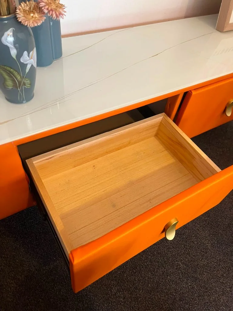 Orange TV unit in good condition - Good condition - Fitzroy North, Melbourne - Additional photo 3 | Zirkly