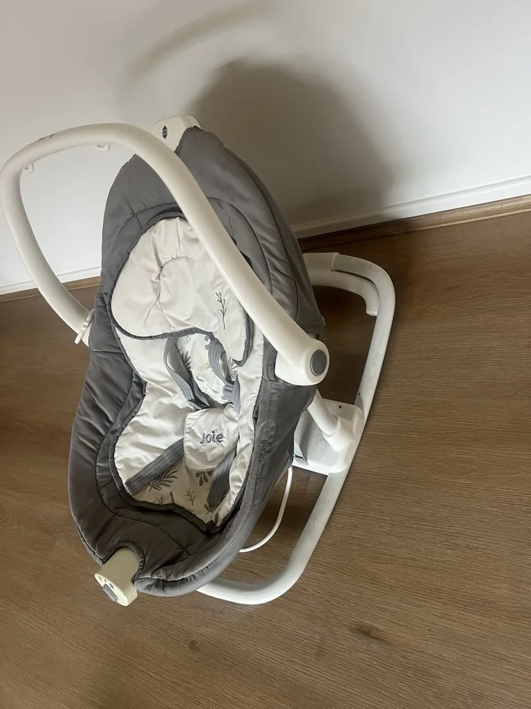 Joie Baby Swing & Bouncer - Good condition - Truganina, Melbourne - Additional photo 2 | Zirkly