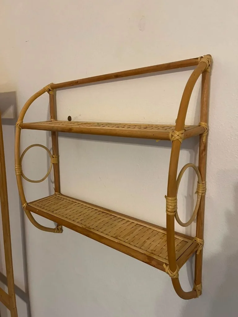 Cute book shelf - Good condition - Fitzroy North, Melbourne | Zirkly