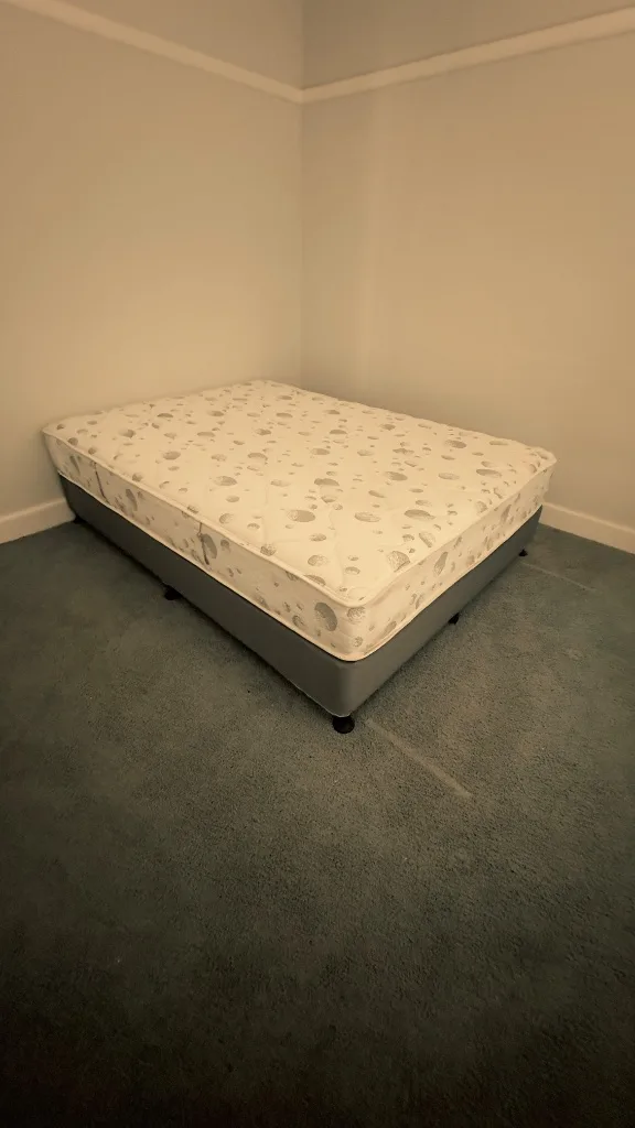 Base and mattress - Good condition - Coburg North, Melbourne | Zirkly
