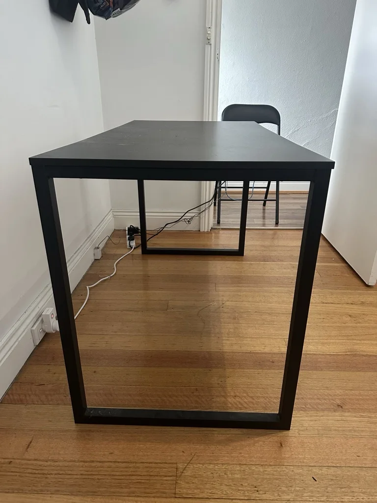 Black modern office desk - Mint condition - Cremorne, Melbourne - Additional photo 3 | Zirkly
