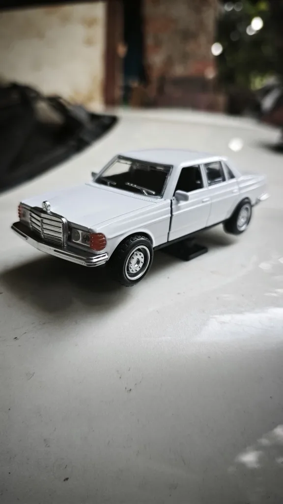 White Mercedes-Benz toy car model - Good condition - Ormond, Melbourne | Zirkly