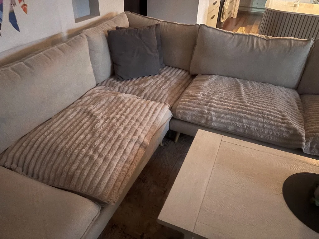 L lounge / x 2 coffee tables & Turkish - Good condition - Craigieburn, Melbourne - Additional photo 3 | Zirkly