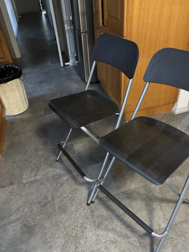 Bar stools sturdy black and silver x two - Good condition - Carnegie, Melbourne | Zirkly