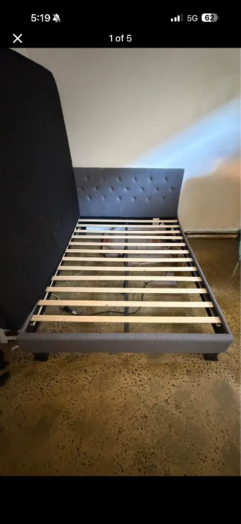 Double mattress and bed frame - Mint condition - St Kilda, Melbourne | Zirkly