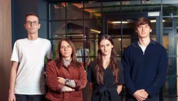 STS using LiveChat app - case study