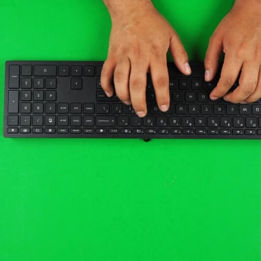 Touch Typing Hunt and Peck Typing: Which Method Works Best for You?
