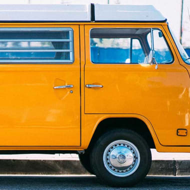 Smilenet helps the automotive industry benefit from using LiveChat