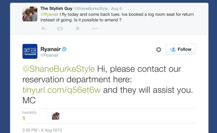 Ryanair uses chat links in their tweets