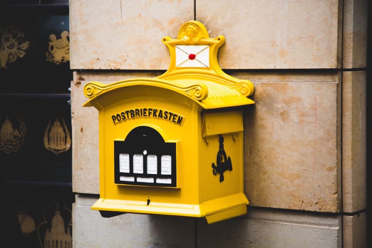 Yellow mailbox german