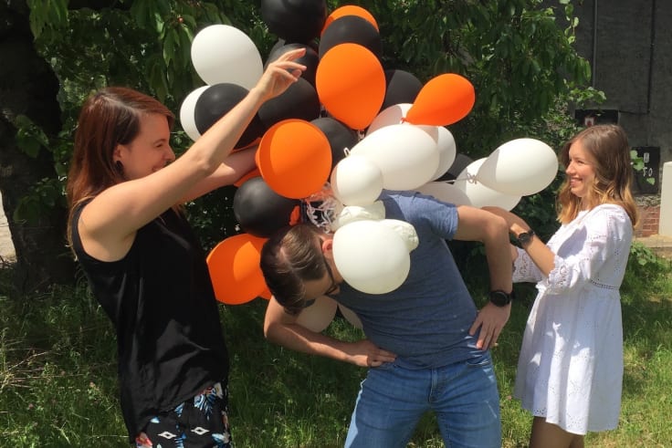 Livechat content marketing team celebrates blog success