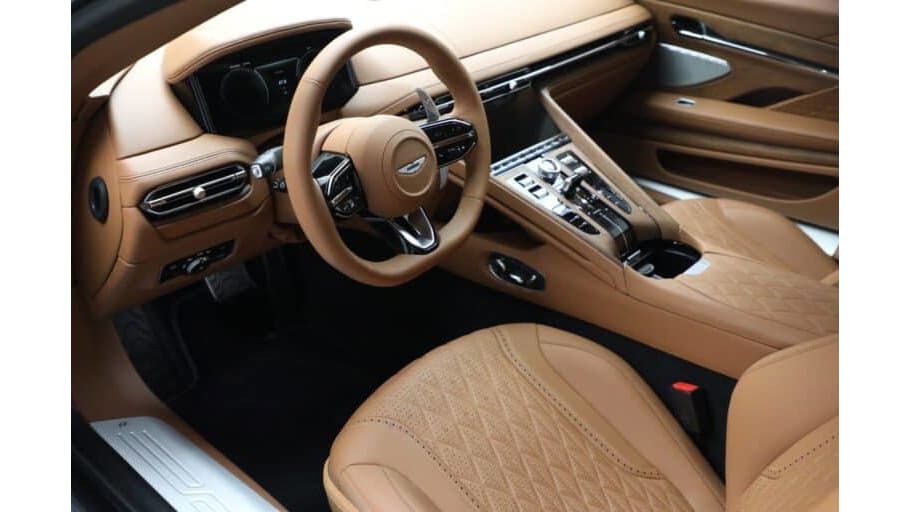 Aston Martin DB12