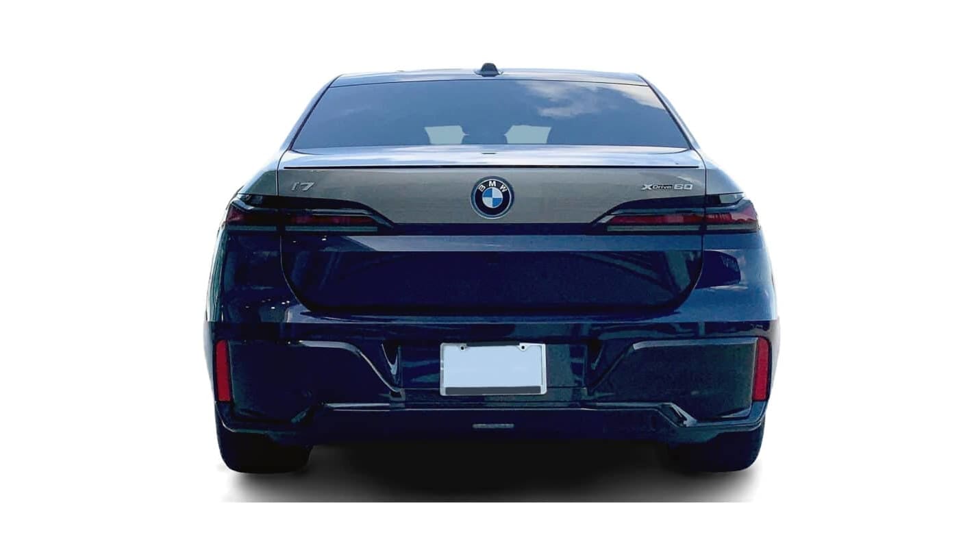 BMW i7