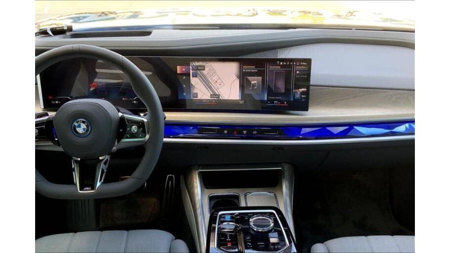 BMW i7
