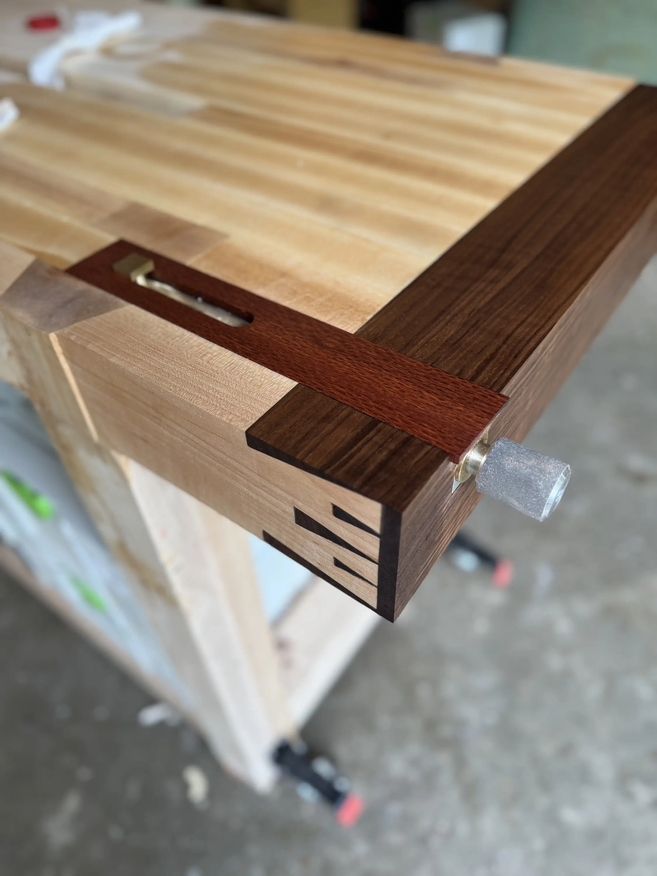 houndstooth-vise--01.jpg