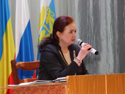 Инна Титаренко отчиталась о работе городской Думы в 2022 году