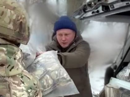 Владимир Ревенко доставил гуманитарную помощь на линию боевого соприкосновения