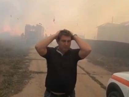 Во время тушения пожара под Новочеркасском у огнеборцев сгорела автоцистерна КАМАЗ
