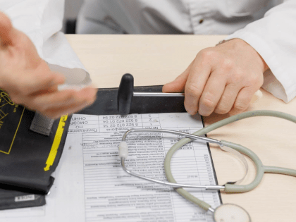 Медицина в регионе - всё за деньги: Куда идут наши налоги?