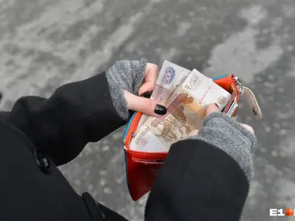 Доллар за 100 — уже обыденность? Что ждет рубль в 2025 году — прогнозы экспертов