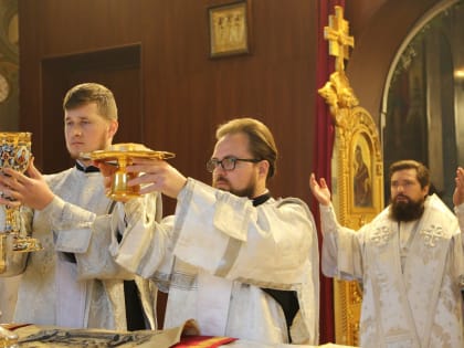 В праздник Крещения Господня епископ Таганрогский Артемий совершил Божественную литургию в храме Преполовения Пятидесятницы  при Донской духовной семинарии города Ростова-на-Дону