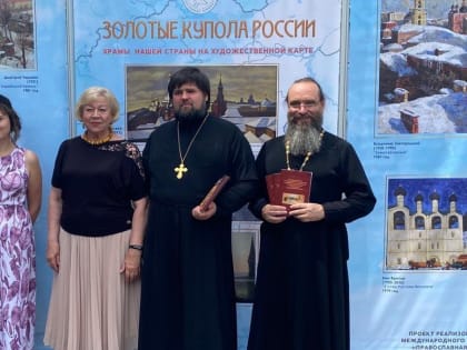Возле таганрогского храма прошла выставка под открытым небом