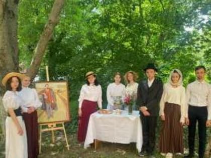 Юные экскурсоводы провели Чеховский пикник для детей из пришкольных лагерей