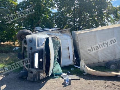 Под Шахтами на М-4 перевернулась «Газель» после столкновения с Daf: пострадал пассажир