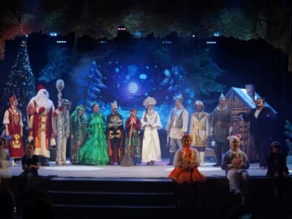 Партпроект «Культура малой Родины» пригласил юных жителей Горловки на новогоднее представление в Ростовской области