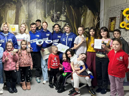 Донские «молодогвардейцы» провели творческий мастер-класс для детей в ПВР