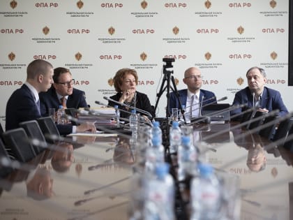 КЭС разъяснила вопросы, связанные с заключением адвокатом соглашения об оказании юридической помощи в пользу третьего лица