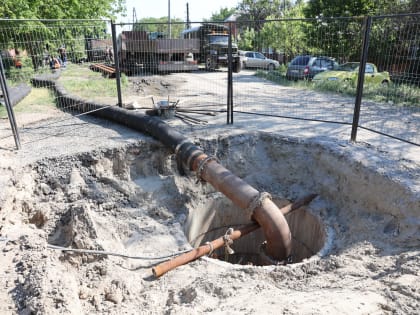 Работы на коллекторе: в Таганроге восстанавливают водоснабжение