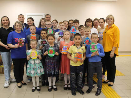 «Единая Россия» в Аксайском районе поддержала народный сбор помощи для бойцов СВО из Ростовской области в канун Пасхи