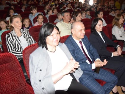 Праздничные мероприятия, посвященные Международному дню защиты детей, поддержали депутаты ЗСРО и городской Думы города Шахты
