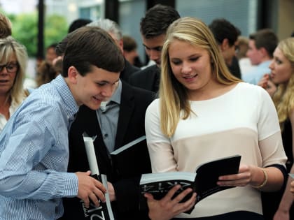 Студентам ростовских вузов могут поднять стипендию до уровня МРОТ